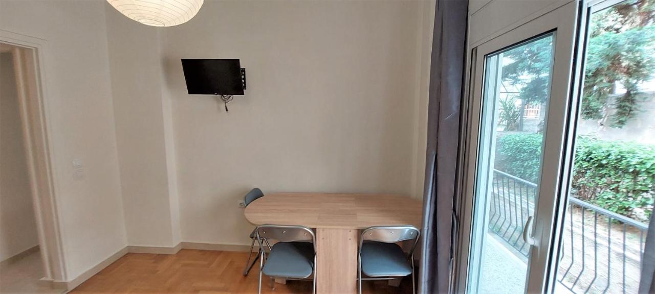 Cozy Apartment In Nea Smyrni Atene Esterno foto